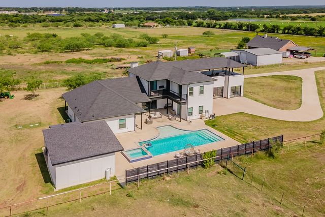 616 County Road 903, Cleburne, TX 76033