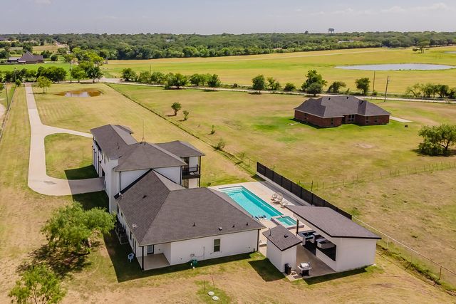 616 County Road 903, Cleburne, TX 76033