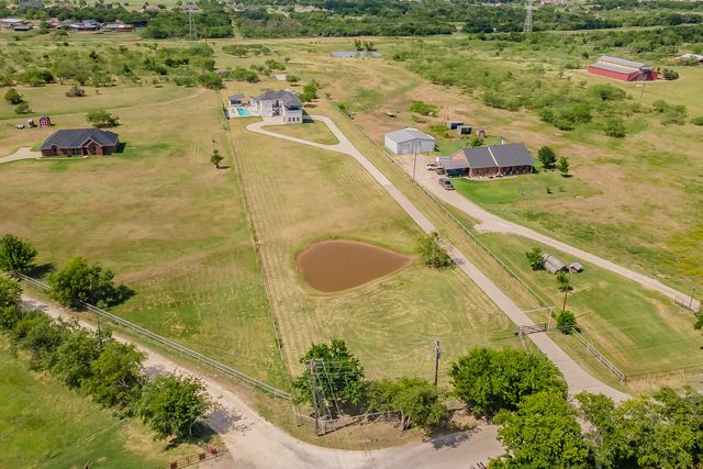 616 County Road 903, Cleburne, TX 76033
