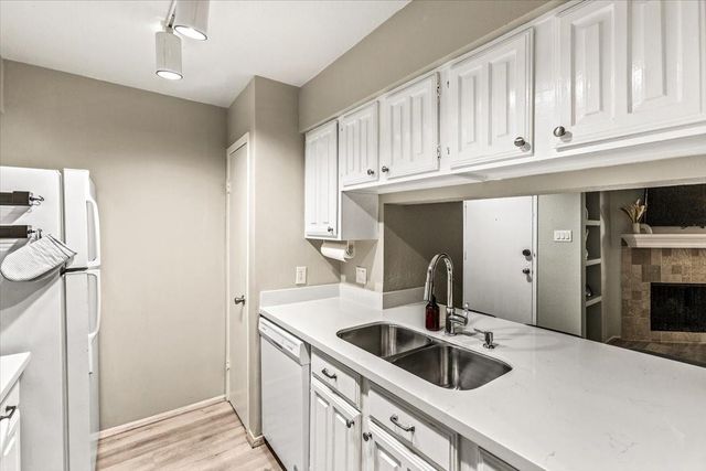 2601 S Braeswood Boulevard 1404, Houston, TX 77025