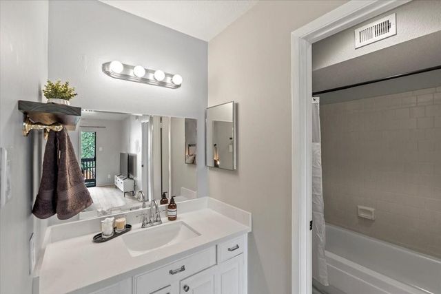 2601 S Braeswood Boulevard 1404, Houston, TX 77025