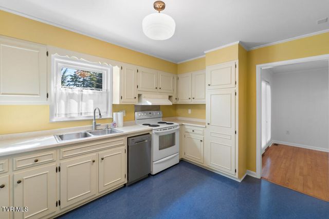 446 Montview Drive, Abingdon, VA 24210