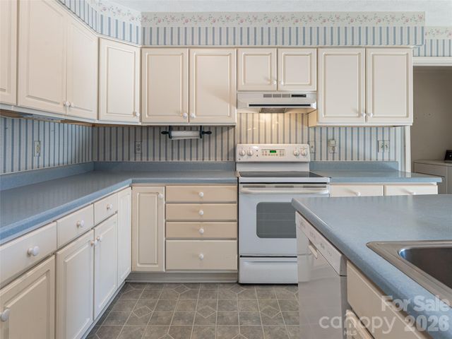 120 Burge Mountain Road, Hendersonville, NC 28792