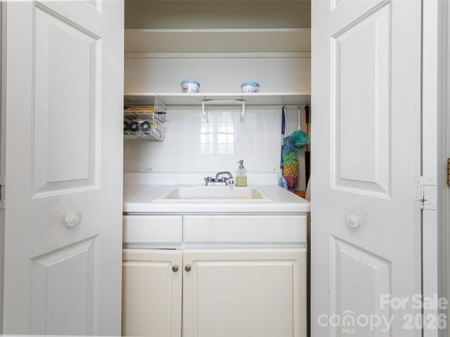 120 Burge Mountain Road, Hendersonville, NC 28792