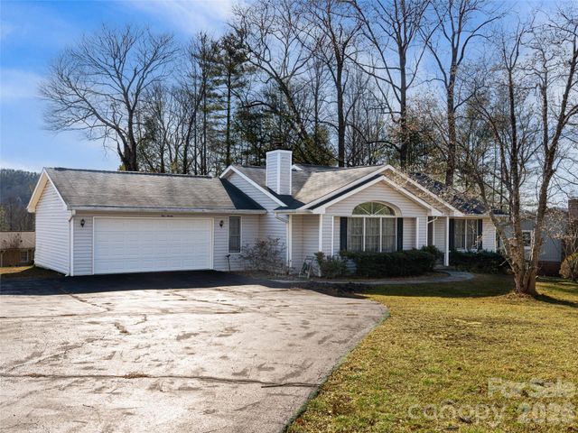 120 Burge Mountain Road, Hendersonville, NC 28792