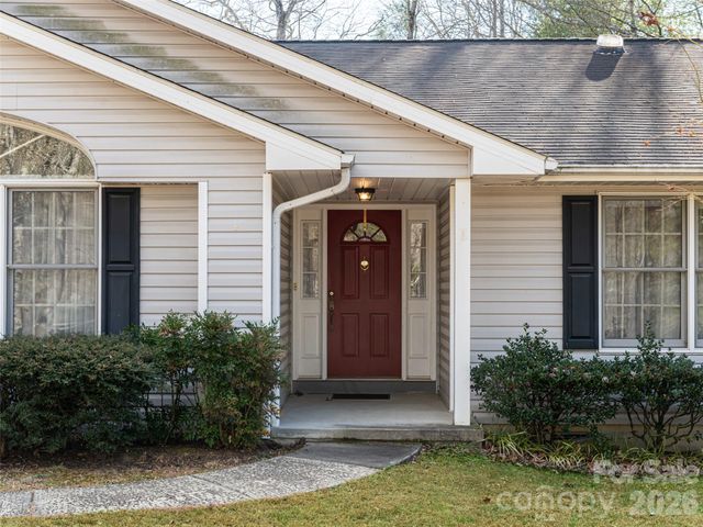120 Burge Mountain Road, Hendersonville, NC 28792