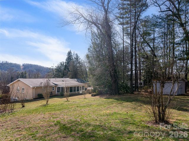 120 Burge Mountain Road, Hendersonville, NC 28792