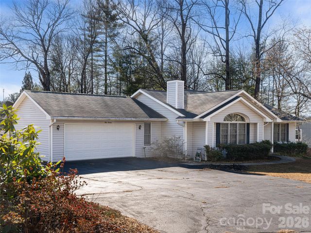 120 Burge Mountain Road, Hendersonville, NC 28792