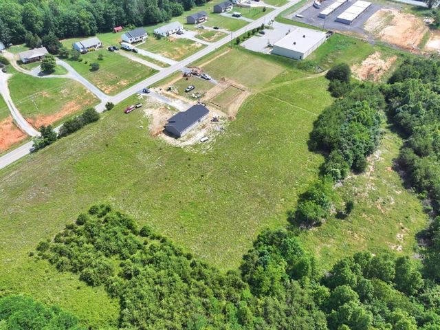 2308 Smith Mountain Lake PKWY, Huddleston, VA 24104