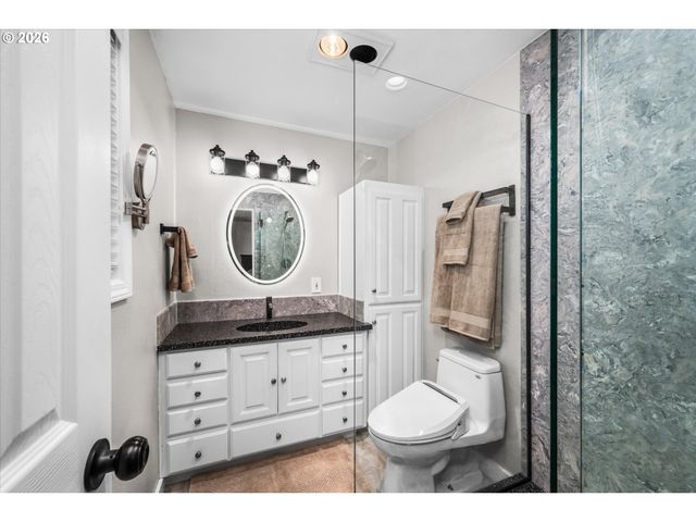 2937 STARK St, Eugene, OR 97404