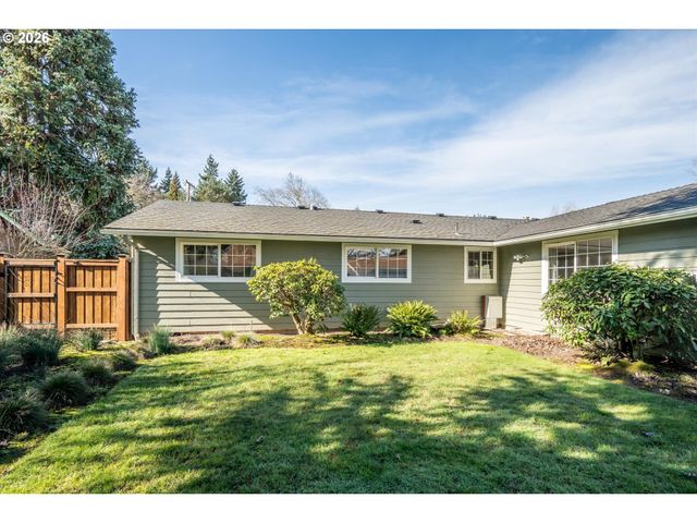 2937 STARK St, Eugene, OR 97404