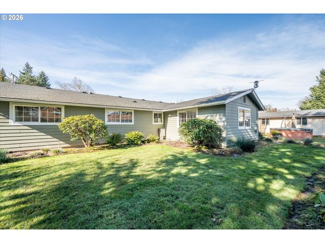 2937 STARK St, Eugene, OR 97404