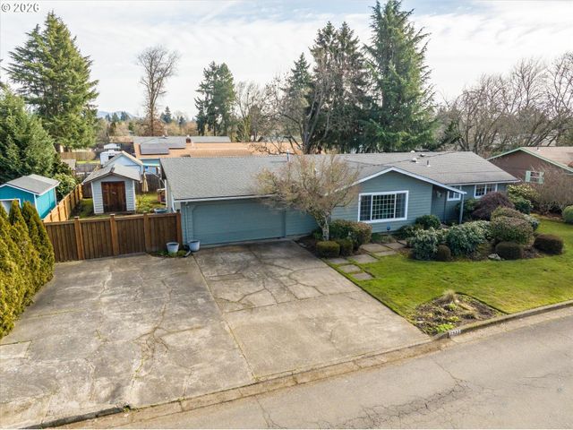 2937 STARK St, Eugene, OR 97404