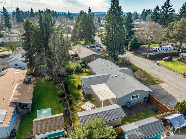 2937 STARK St, Eugene, OR 97404