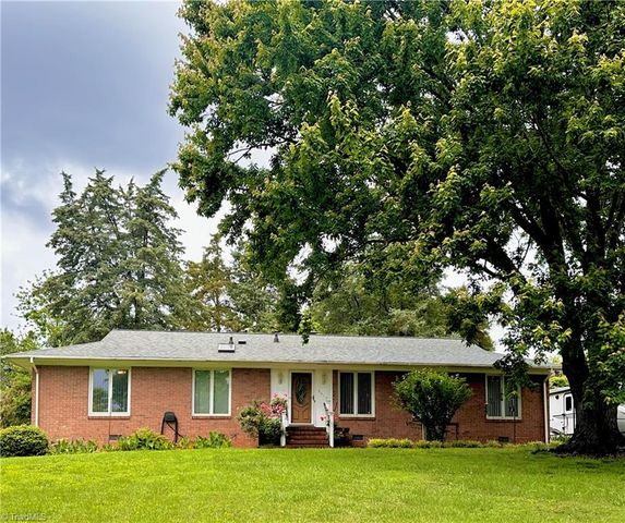 5610 Bledsoe Drive, Greensboro, NC 27410