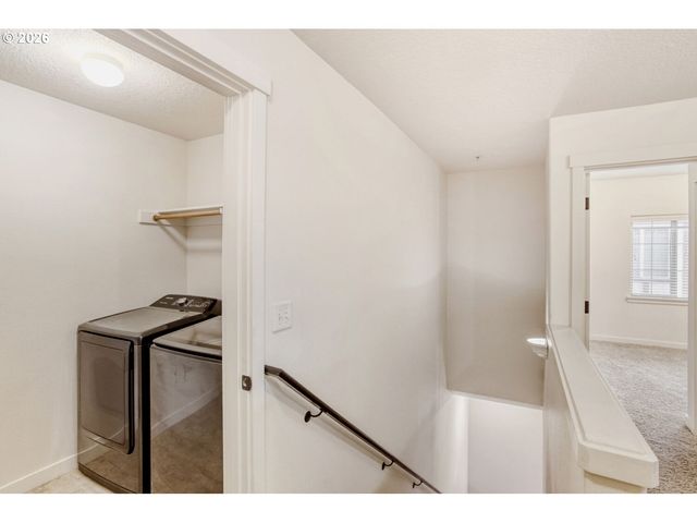 8074 Ne MIRIAM Way, Hillsboro, OR 97006