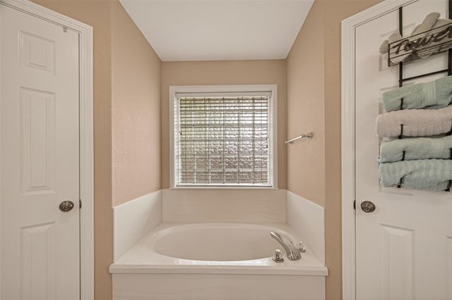 11803 Old Spanish Trail, Santa Fe, TX 77510