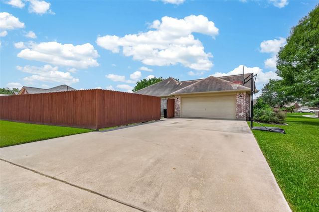 11803 Old Spanish Trail, Santa Fe, TX 77510