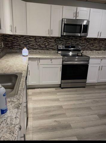 16-18 Franklin St 2, Whitman, MA 02382