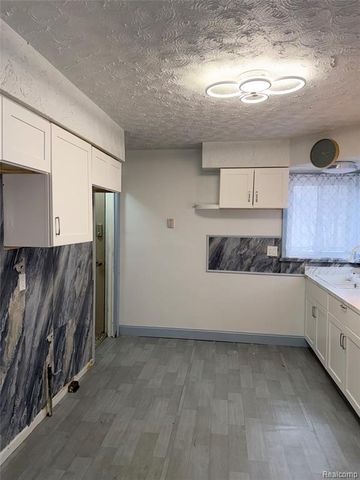 29473 Steinhauer Street, Inkster, MI 48141