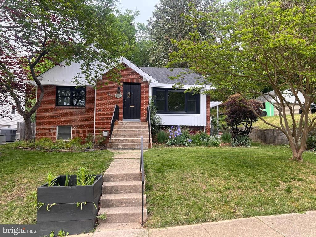 5602 HAWTHORNE ST, Landover, MD 20785