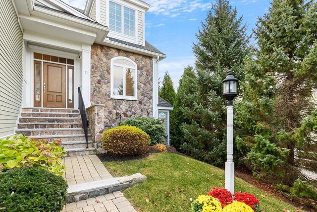 37 Crenshaw Lane 37, Andover, MA 01810