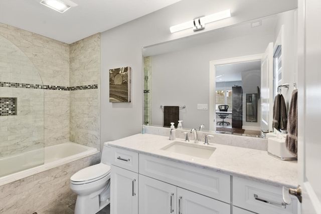 37 Crenshaw Lane 37, Andover, MA 01810