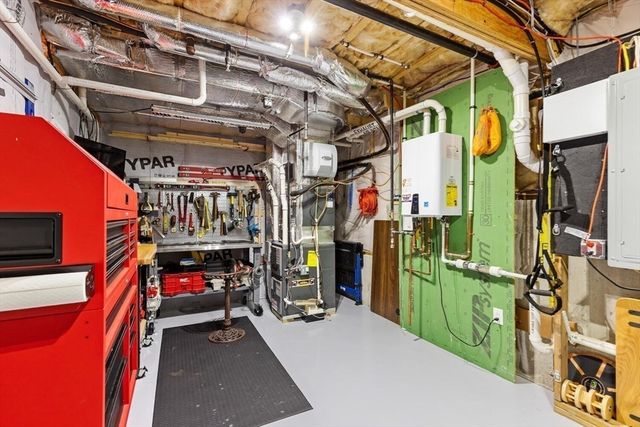 37 Crenshaw Lane 37, Andover, MA 01810