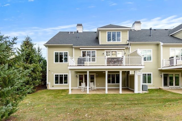 37 Crenshaw Lane 37, Andover, MA 01810