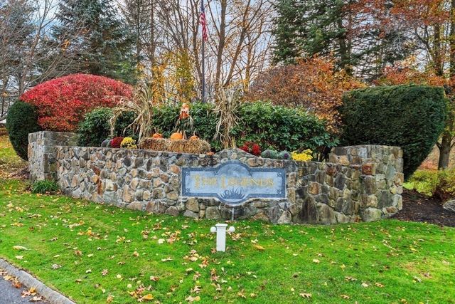 37 Crenshaw Lane 37, Andover, MA 01810