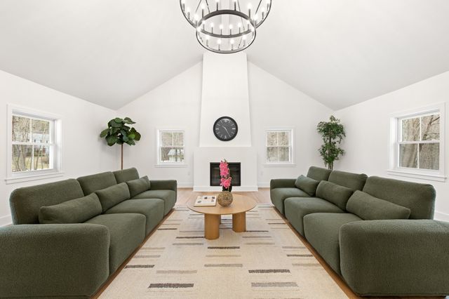 61 Meadowbrook Road, Carlisle, MA 01741