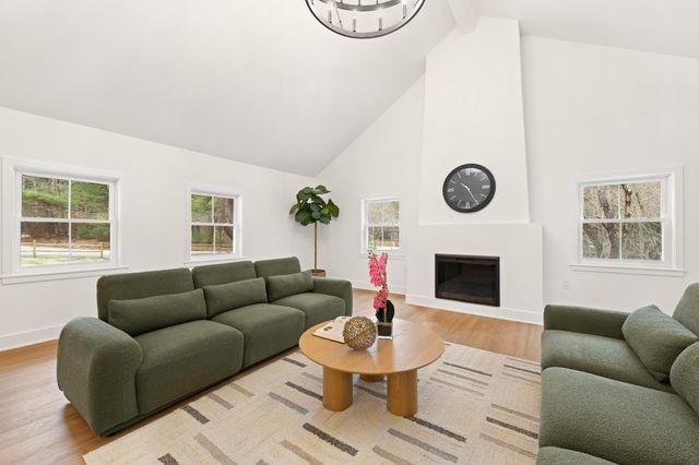 61 Meadowbrook Road, Carlisle, MA 01741