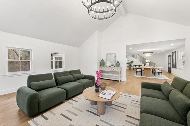 61 Meadowbrook Road, Carlisle, MA 01741