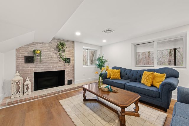 61 Meadowbrook Road, Carlisle, MA 01741