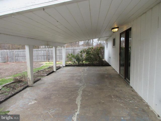 63 MAPLE LN, Levittown, PA 19054