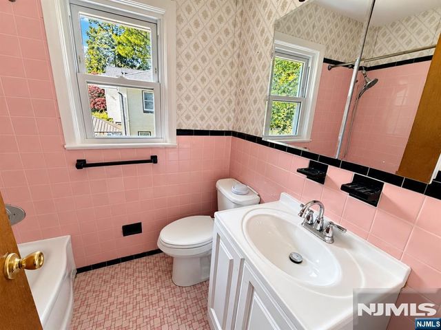 201 Davis Avenue, Hackensack, NJ 07601