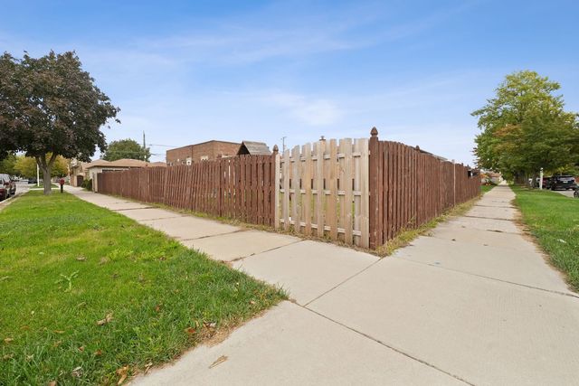 6054 W 64th Street, Chicago, IL 60638