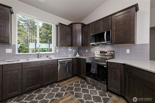 361 NE Southridge Drive, Belfair, WA 98528