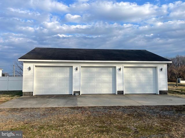 33 CROOKHORN RD, Montross, VA 22520