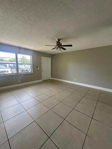 4562 Gulfstream Road 4560, Lake Worth, FL 33461