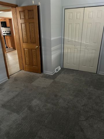 1017 PULASKI Street, Peru, IL 61354