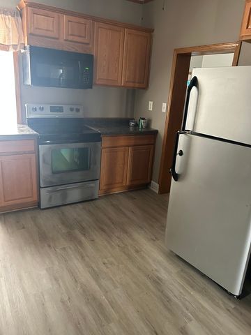 1017 PULASKI Street, Peru, IL 61354