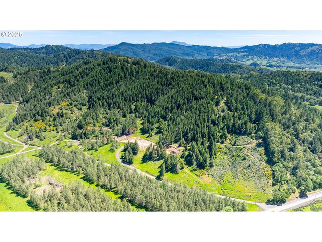 2795 OAK HILL Rd, Roseburg, OR 97471