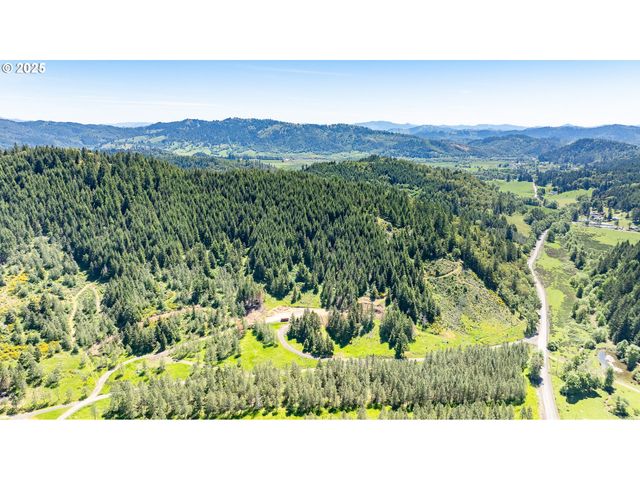 2795 OAK HILL Rd, Roseburg, OR 97471