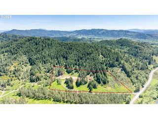 2795 OAK HILL Rd, Roseburg, OR 97471