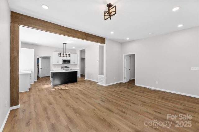 1000 Caldwell Street, Statesville, NC 28677