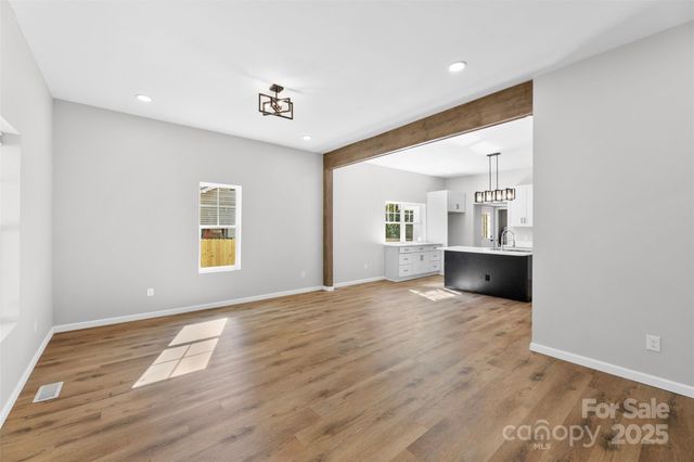 1000 Caldwell Street, Statesville, NC 28677