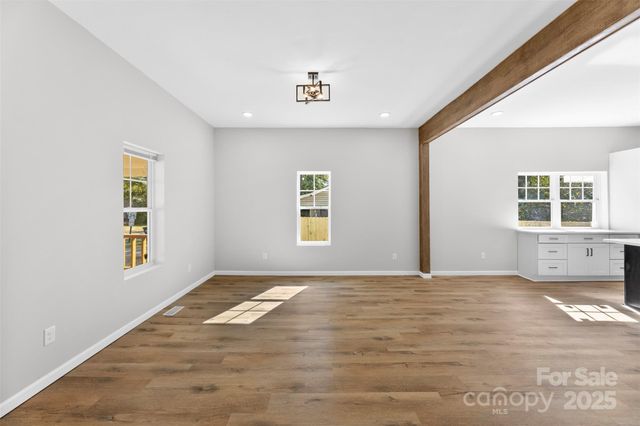 1000 Caldwell Street, Statesville, NC 28677