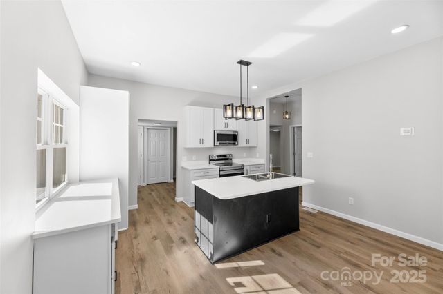 1000 Caldwell Street, Statesville, NC 28677