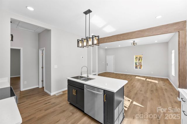 1000 Caldwell Street, Statesville, NC 28677